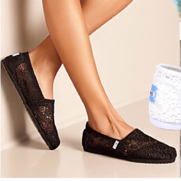 Toms Classic Crochet Slip-On Flat - Picture 7 of 14